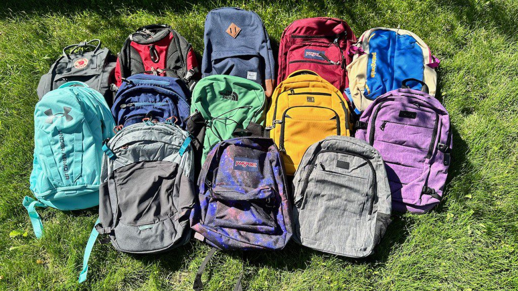 Essential backpack features for school comfort and organization School backpack features including padded straps and multiple compartments for Canadian students